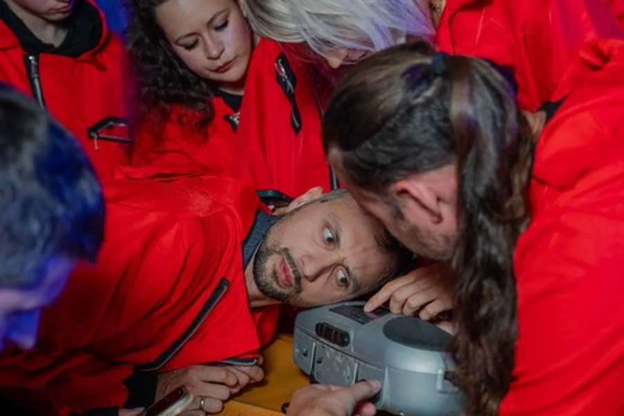 Квест в реальности Бумажный дом от компании Enigma Квест в реальности Бумажный дом от компании Enigma